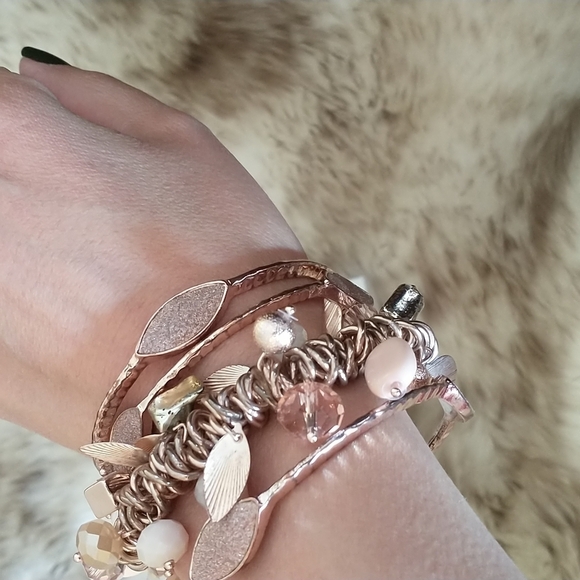 Rose gold colored metal bracelet set - Picture 5 of 6